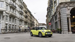 MINI 3-Cửa ưu đãi giá lên đến 50% phí trước bạ từ tháng 7/2023