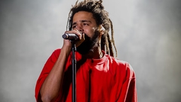 J. Cole ra mắt ở vị trí á quân trên Billboard 200