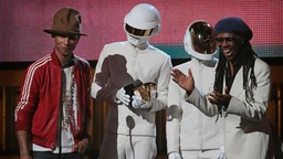 Ca khúc 'Get Lucky' của Daft Punk: Tình người của những chú robot