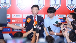 Guồng quay mới của bóng đá Việt Nam