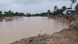 Lũ tạo ra nhánh sông mới trên dòng sông Ba, Đắk Lắk