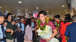 U22 Việt Nam trở về trong vòng tay yêu thương của người hâm mộ