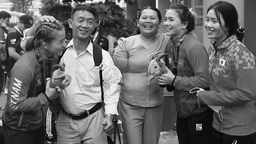 Trưởng đoàn Thể thao Việt Nam gửi lời chia buồn đến ba chị em đội vật dự SEA Games 33 có bố vừa qua đời