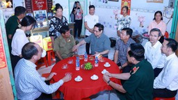 Đảng, Nhà nước tặng quà nhân dịp chào mừng Đại hội Đảng XIV và Tết Nguyên đán Bính Ngọ 2026