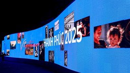 Khai mạc triển lãm “Việt Nam hạnh phúc"