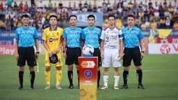 Tin nóng bóng đá Việt hôm nay 11/5: Trọng tài V-League quên luật; HLV đối thủ khen Bùi Tiến Dũng xuất thần