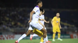 Tin nóng bóng đá Việt hôm nay 14/5: V-League tạm dừng vì SEA Games 33; CLB Bremen đến Hà Nội