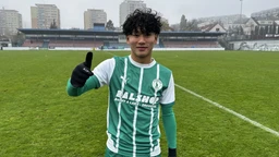 Tranh cãi chuyện cầu thủ Việt kiều không muốn đá V-League