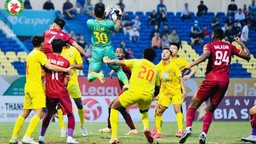 Vòng 24 V-League: Thoát thua phút chót trên sân Thanh Hóa, Bình Định vẫn ‘lâm nguy’