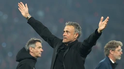 Luis Enrique xứng danh 'Kẻ hủy diệt' Ngoại hạng Anh