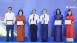 Bế mạc Hội báo toàn quốc 2025: Thông tấn xã Việt Nam giành giải A Gian trưng bày ấn tượng