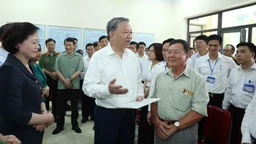 Tổng Bí thư Tô Lâm kiểm tra hoạt động của chính quyền địa phương hai cấp tại xã Phúc Thịnh, Hà Nội
