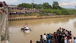 Vụ ô tô tông nhiều xe máy rơi xuống sông tại Nghệ An: Tìm thấy nạn nhân cuối cùng