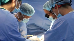 Ghép thận thành công cho bệnh nhi suy thận mạn giai đoạn cuối có đột biến gen