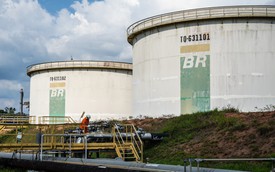 Xung đột tại Trung Đông: Giá dầu tăng vọt lên mức cao nhất trong gần 4 năm - Giá vàng và chứng khoán đi xuống