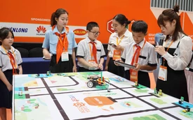 Con người giữ vai trò trung tâm trong giáo dục thông minh