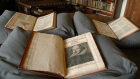 Tìm thấy cuốn ‘First Folio’ mới của Shakespeare ở Scotland