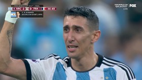 Di Maria bật khóc khi ghi bàn cho Argentina ở chung kết World Cup