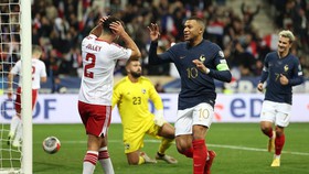 Gibraltar vẫn ngẩng cao đầu dù thua Pháp 14 bàn không gỡ