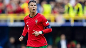 Bồ Đào Nha vào vòng 1/8 EURO 2024, Ronaldo không ghi bàn vẫn nhận ‘mưa’ lời khen vì quyết định bất ngờ