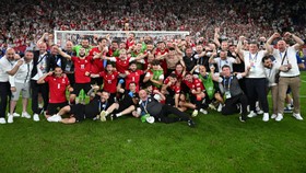 Georgia ăn mừng như vô địch sau khi đánh bại Bồ Đào Nha để giành vé lịch sử vào vòng 1/8 EURO 2024