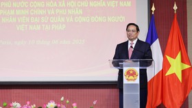 Thủ tướng Phạm Minh Chính gặp gỡ cộng đồng người Việt Nam tại Pháp