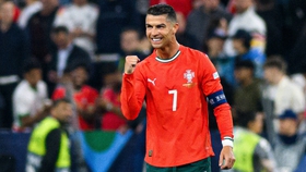 Ronaldo khiến người Đức phải vỗ tay