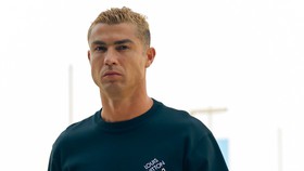Ronaldo chính thức về CLB Al Nassr, được dự đoán sẽ trở lại tuyển Bồ Đào Nha vào năm 2027
