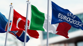 Ý nguy cơ bị tước quyền đăng cai EURO 2032