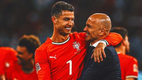 Tin nóng thể thao sáng 16/5: HLV Bồ Đào Nha chọn Ronaldo không vì danh tiếng, Carrick nói về tương lai ở MU