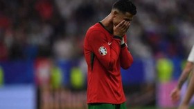 Tin nóng thể thao sáng 18/06: Ronaldo lập hat-trick 3 không, CĐV Anh "trèo rào" xem World Cup