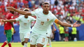 Cà phê World Cup: Pháp và chiếc tháp canh cầm tù tâm trí Maroc