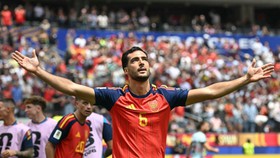 "Siêu dự bị" của Tây Ban Nha đi vào lịch sử World Cup, gửi lời cảnh báo tới ĐT Pháp