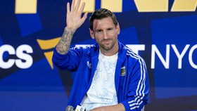 Messi nói về bức ảnh tắm cho Lamine Yamal, tuyên bố đáng chú ý về chung kết World Cup