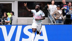 Lukaku tiết lộ lý do nhường Tielemans đá 11m, nhắc tới người cha quá cố sau bàn thắng ở World Cup