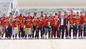 CHÙM ẢNH: Tây Ban Nha đem cúp vô địch World Cup 2026 về nhà