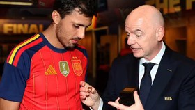 ĐT Tây Ban Nha nhận món quà chưa từng có sau chức vô địch World Cup từ Chủ tịch FIFA