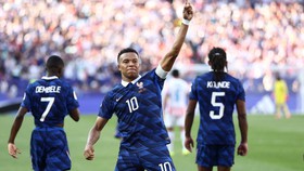 Thắng tối thiểu Paraguay nhờ công Mbappe, Pháp gặp Morocco ở tứ kết World Cup 2026