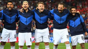 Jorginho đá hỏng 11m, Ý vẫn lập kỉ lục bất bại