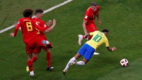 'Nếu tặng một ly bia miễn phí cho mỗi lần Neymar ăn vạ, quán bar sẽ sớm phá sản'