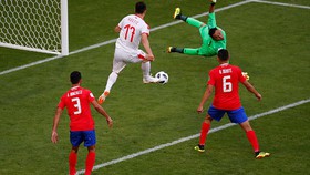 Video clip bàn thắng Costa Rica 0-1 Serbia: Kolarov lập 'siêu phẩm' đá phạt