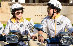 VIDEO: 'Đả nữ' Dương Tử Quỳnh 'quẩy' flasmob cùng MC Nguyên Khang, siêu mẫu Hà Anh