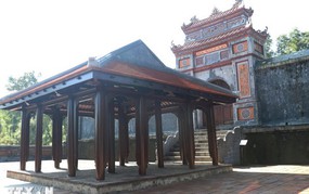 Tháo dỡ nhà rường ở lăng mộ Hoàng Thái hậu Từ Dụ ngay sau ngày 3/3