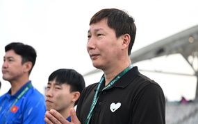 Lấy U23 Việt Nam 'luận anh hùng'