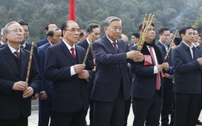 Tổng Bí thư dâng hương tưởng niệm Bác Hồ tại Khu Di tích quốc gia đặc biệt Pác Bó