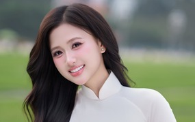 Hoa khôi Bùi Thu Hương công khai chuyện tình với cựu tiền vệ HAGL trong ngày đầu năm mới