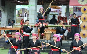 “Xuân quê hương” tại Làng Văn hóa - Du lịch các dân tộc Việt Nam