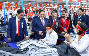 Thủ tướng dự Lễ kỷ niệm 80 năm thành lập Tổng Công ty May 10