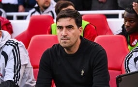 Gravenberch nhận thẻ đỏ, HLV Liverpool chỉ trích trọng tài sau trận thua Man City