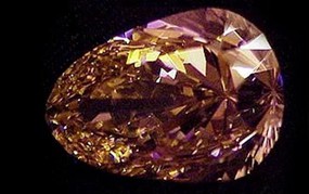Kim cương hồng huyền thoại trở lại sau một thế kỷ vắng bóng